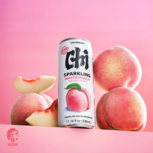 Load image into Gallery viewer, CHI FOREST ŞEFTALİ AROMALI GAZLI İÇECEK (SPARKLING WATER BEVERAGE WHITE PEACH FLAVOR) 元气森林0卡桃子味汽水 - 330ML