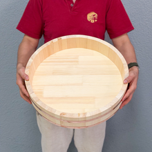 Load image into Gallery viewer, XUSHI 45CM BAMBU SUSHİ PİRİNÇ KASESİ (45CM BAMBOO SUSHI RICE BOWL) 直径45CM寿司盆 - 1 ADET
