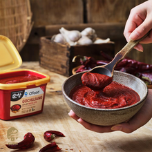 Load image into Gallery viewer, OFOOD KORE ACI BİBERLİ EZMESİ (OFOOD GOCHUJANG) 韩国辣椒酱 - 1KG
